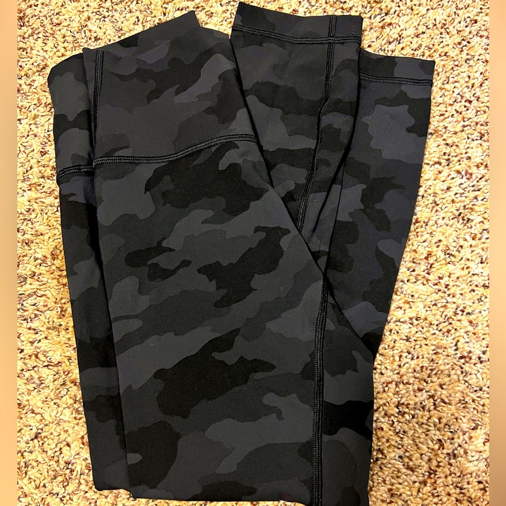 Lululemon leggings size 4 Camouflage